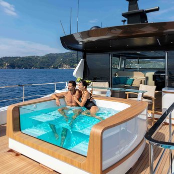 Sophia yacht exterior 3