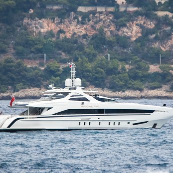 Amore Mio yacht exterior 5