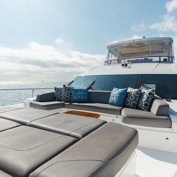 Lady Luckey yacht exterior 24