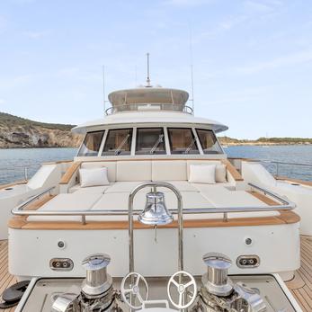Vanadis yacht exterior 2