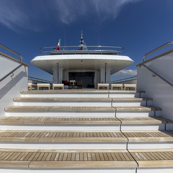 Crowbridge yacht exterior 4