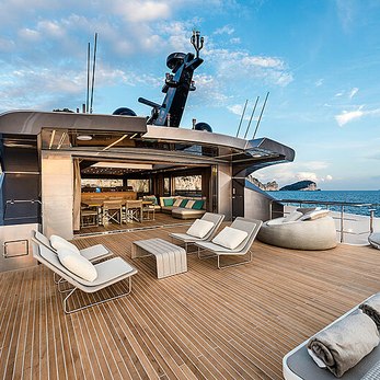 Lady Nina yacht exterior 2