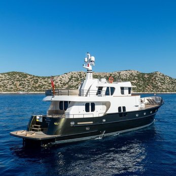 TroyWizard yacht exterior 35