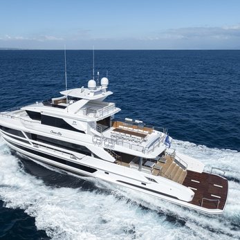 Ocean Lily yacht exterior 5