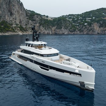 PrivateGG yacht exterior 2