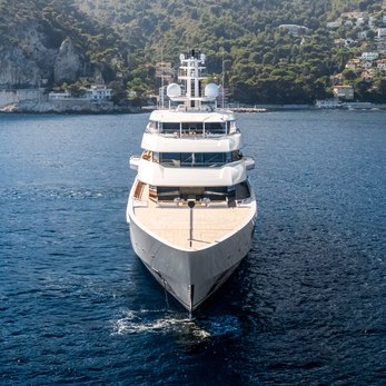 Infinity yacht exterior 2