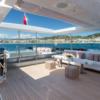 Gala yacht exterior 4