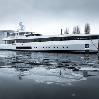 Graycliffs yacht exterior 3