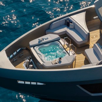 Fast Naan yacht exterior 2