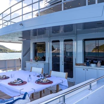 Avalon 101 yacht exterior 4