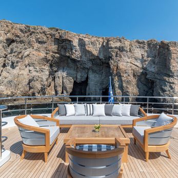 Boji yacht exterior 3