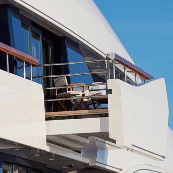 Endeavour 2 yacht exterior 3