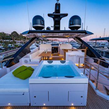 ALTVS yacht exterior 3