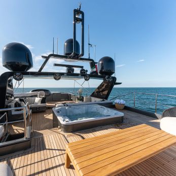 Spectre yacht exterior 4