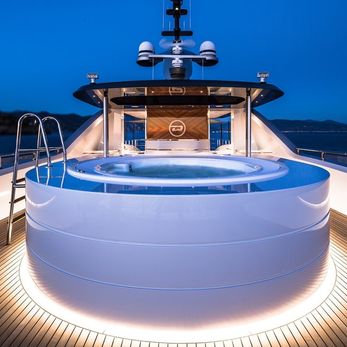 Jetsetter yacht exterior 2