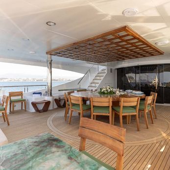 Champagne Seas yacht interior 2