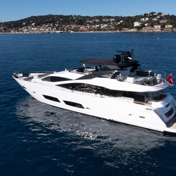 Mirka yacht exterior 5