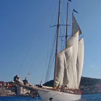 Adix yacht exterior 3