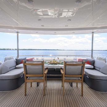Spectre yacht exterior 2