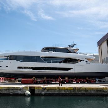 Ad Maiora yacht exterior 2