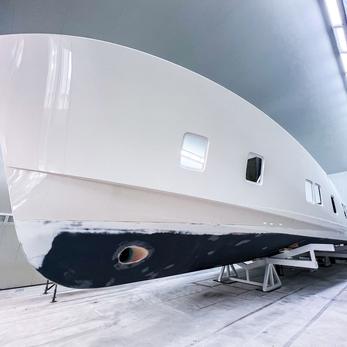 Mojo yacht exterior 3