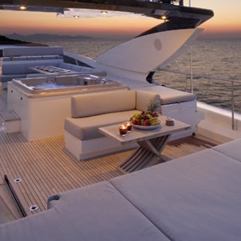 Dragon yacht exterior 2