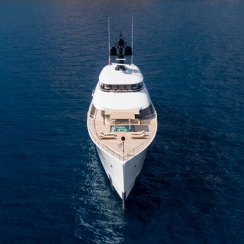 818 yacht exterior 2