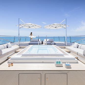 Entourage yacht exterior 2