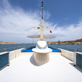 Kalani yacht exterior 15