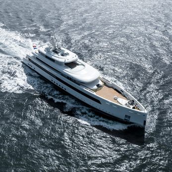 Sibelle yacht exterior 3
