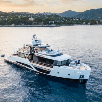 Bliss yacht exterior 3