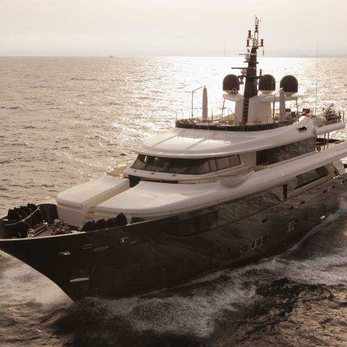 Lady Trudy yacht exterior 3