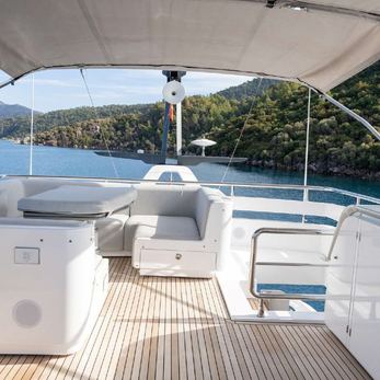 Azimut S8/ 50 yacht interior 3