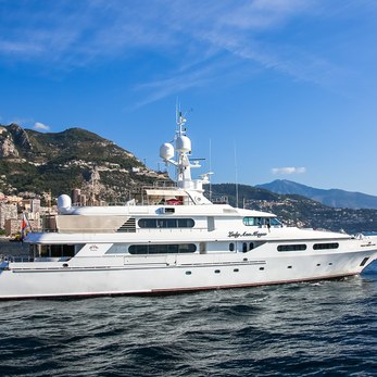 Lady Ann Magee yacht exterior 2