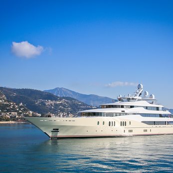 Eminence yacht exterior 5