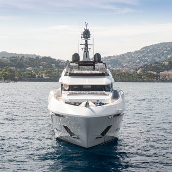 Parillion yacht exterior 2