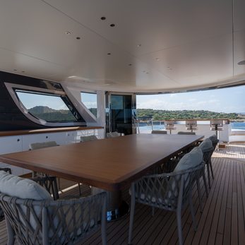 Oreos yacht interior 2