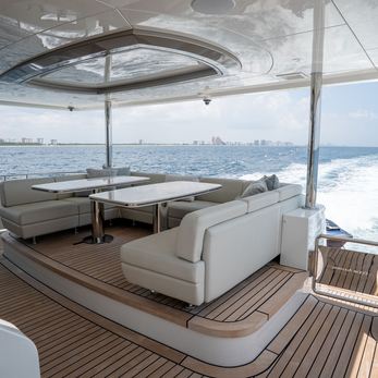 Cool Change yacht interior 4
