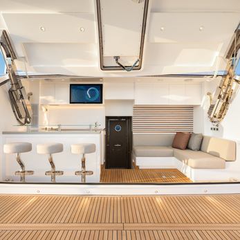 FD110/ 07 yacht interior 4