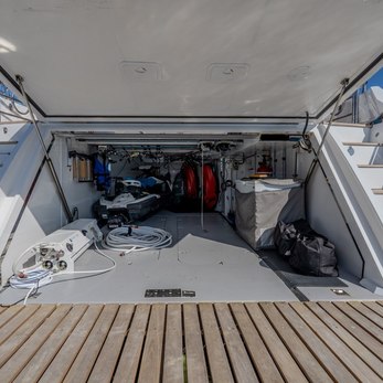 Kefi yacht interior 4