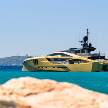 Khalilah yacht exterior 2