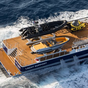 Kona yacht exterior 5