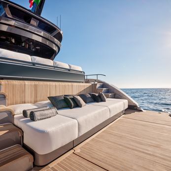 Goldeneye yacht exterior 4