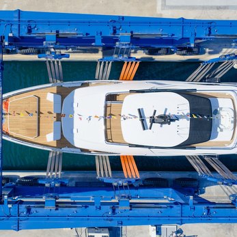 Navetta 35/01 yacht interior 4