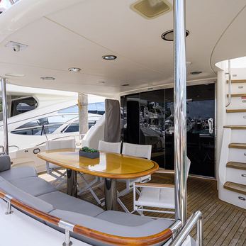 Living the Dream yacht interior 4