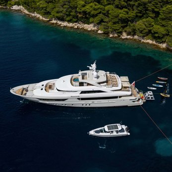 Lammouche yacht exterior 2