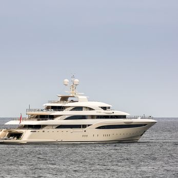 O'Ptasia yacht exterior 4