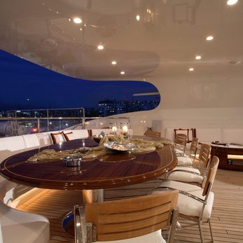 Sunday yacht interior 3