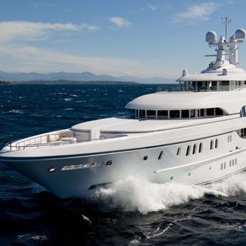 Bella Vita yacht exterior 2