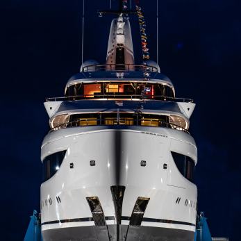 Dagger yacht exterior 2